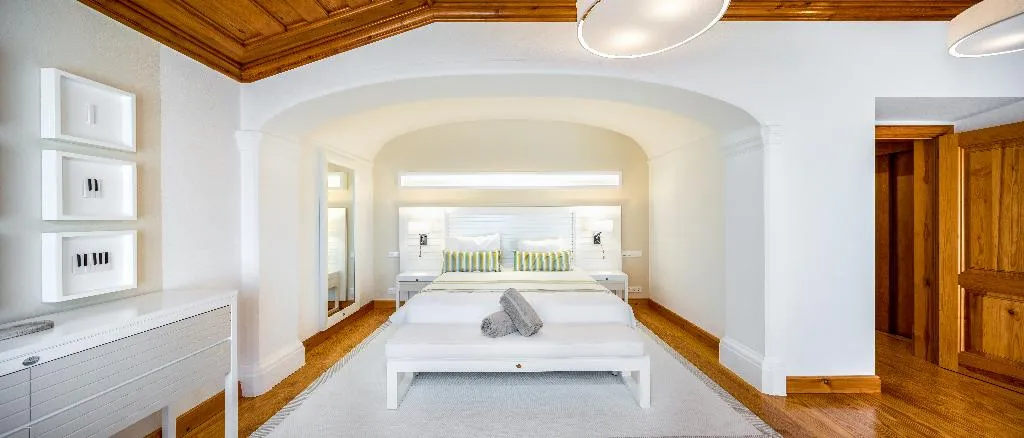 VILLA SEVEN BEDROOMS WITH PRIVATE POOL Room, Shantivillas, Algarve