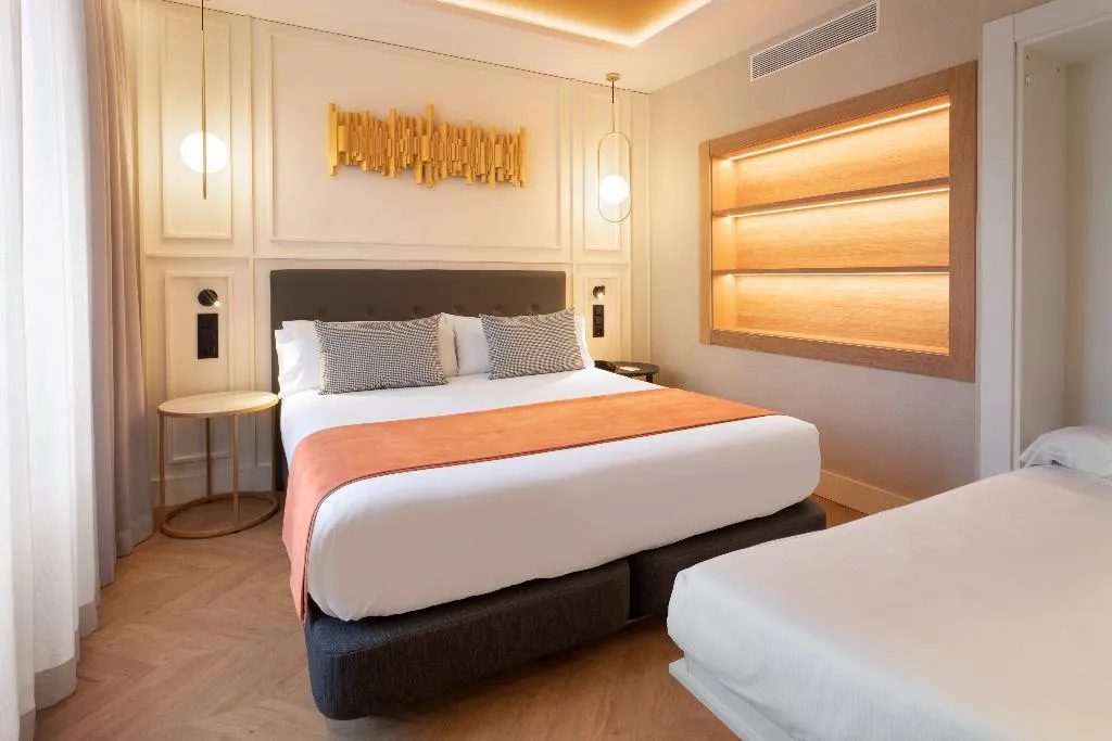 TRIPLE STANDARD Room, Catalonia Goya, Madrid