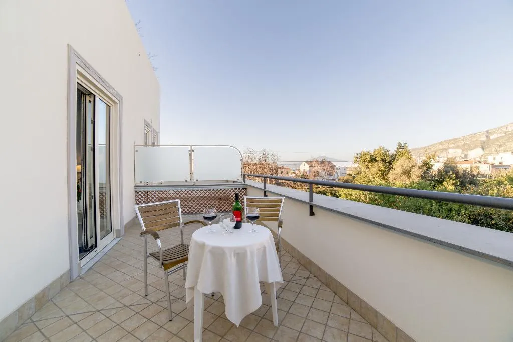 DOUBLE CLASSIC WITH TERRACE Room, Club Sorrento, Naples