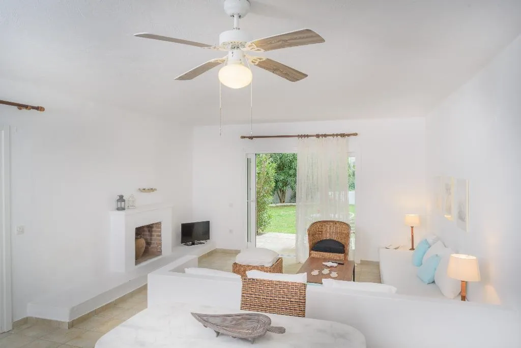 FAMILY ROOM TWO BEDROOMS Room, Skiathos Holidays Hotel, Skiathos