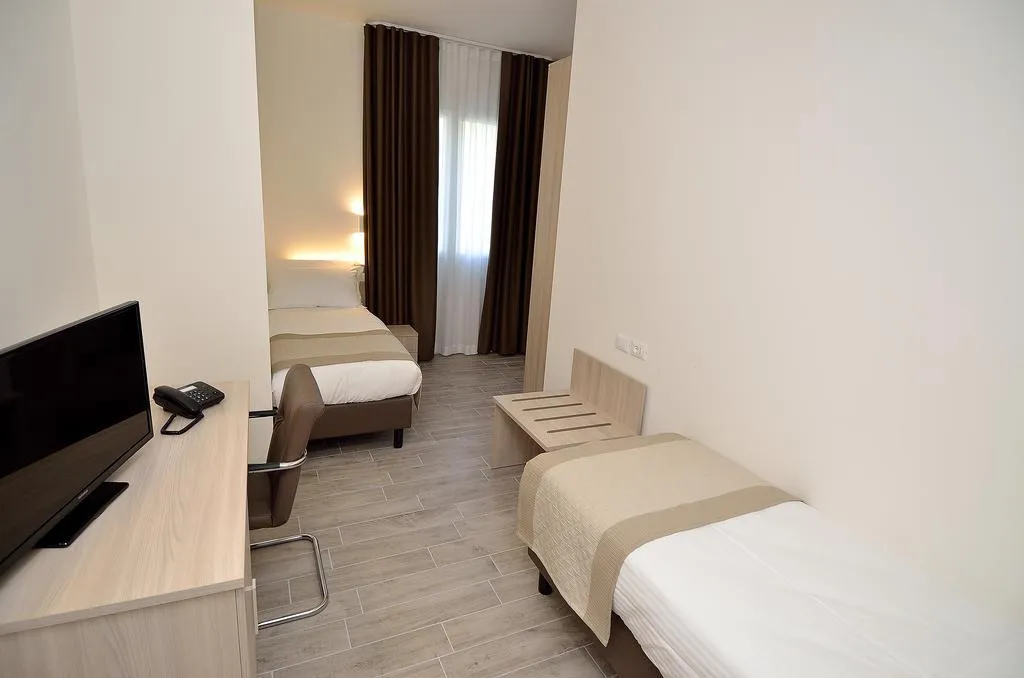 SINGLE STANDARD Room, Nuova Mestre, Venice