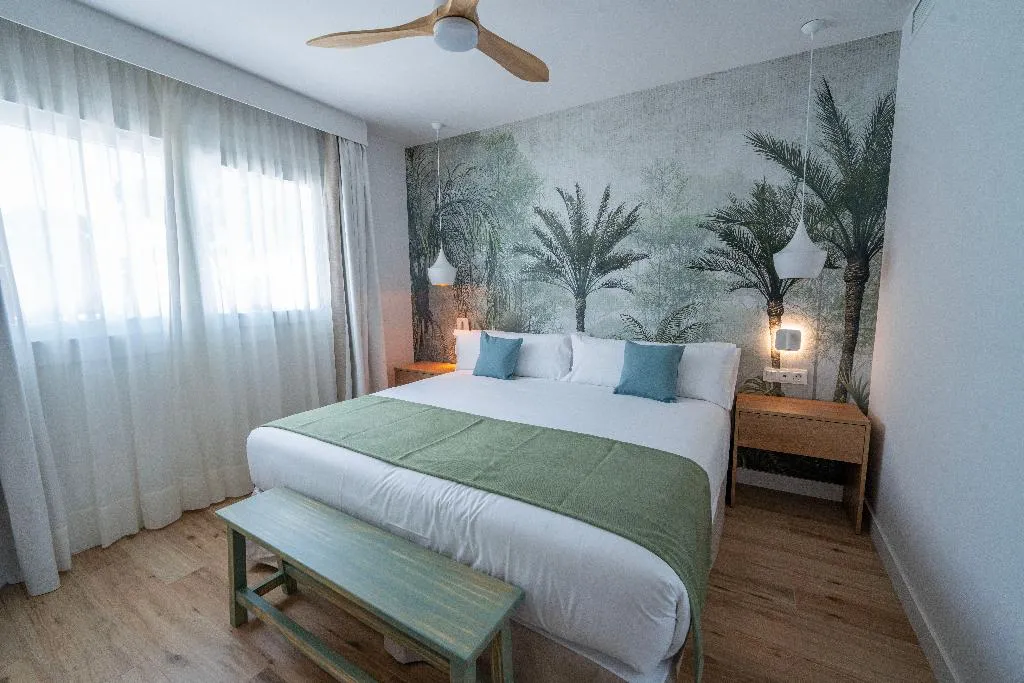 APARTMENT GARDEN VIEW TWO BEDROOMS Room, Punta Candor Suites, Costa De La Luz