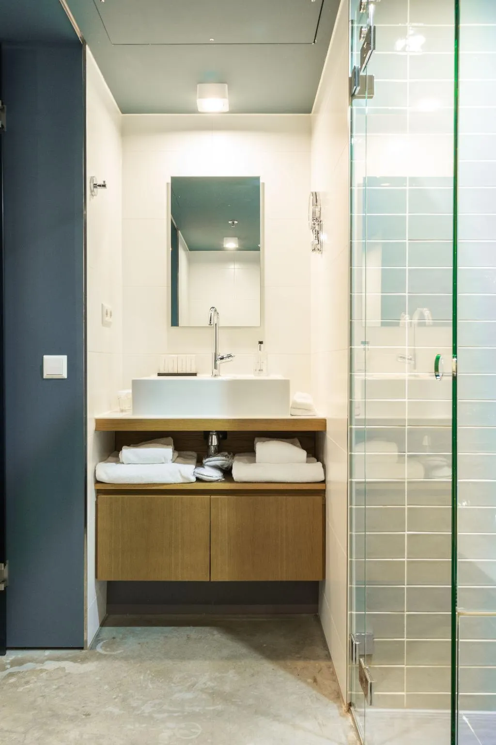 DOUBLE STANDARD Room, Hotel De Hallen, Amsterdam