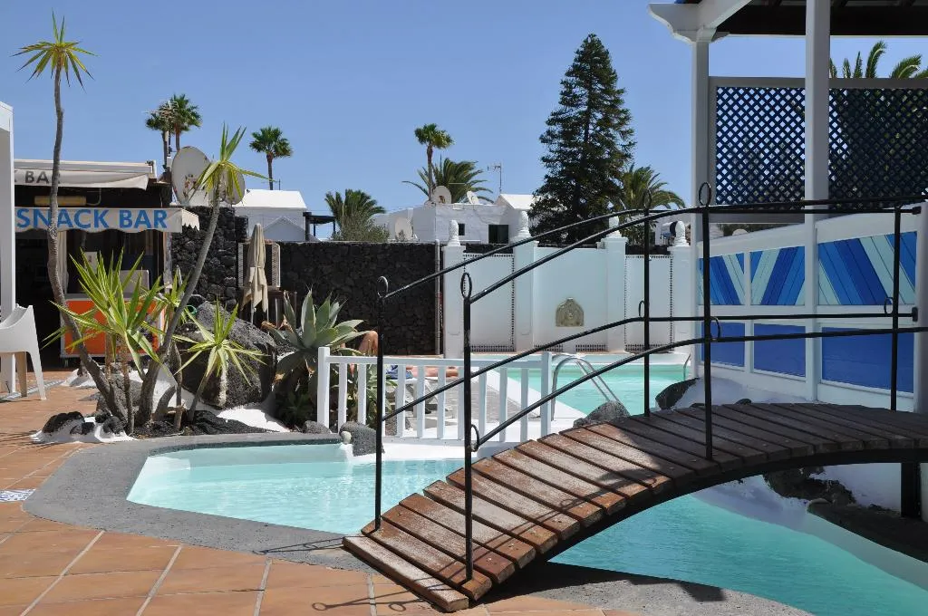 Sports and Entertainment, Los Tulipanes, Lanzarote