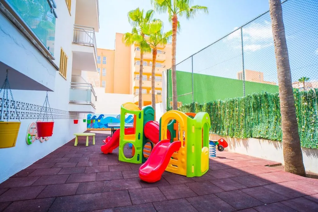 Sports and Entertainment, Sur, Majorca