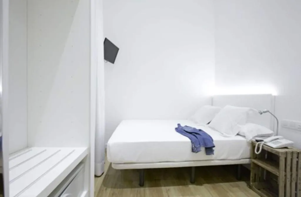 Room, Som Nit Born, Barcelona
