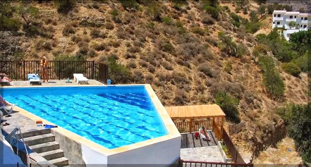 Sports and Entertainment, Sunlight, Crete