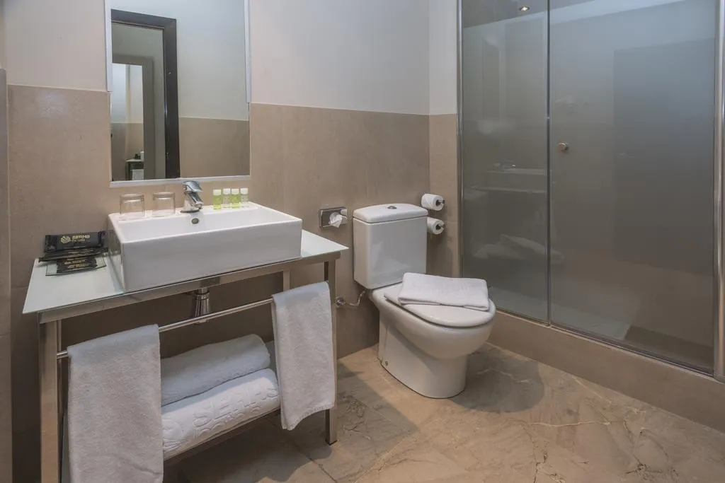 Room, Serhs del Port, Barcelona