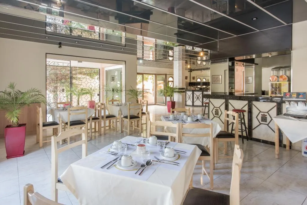 Restaurant, Niriedes-Dionyssos Village, Crete