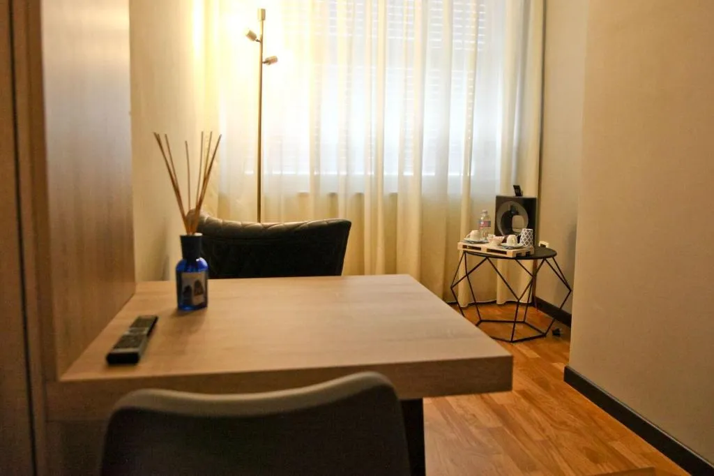 Restaurant, B&B De Gasperi 55, Naples