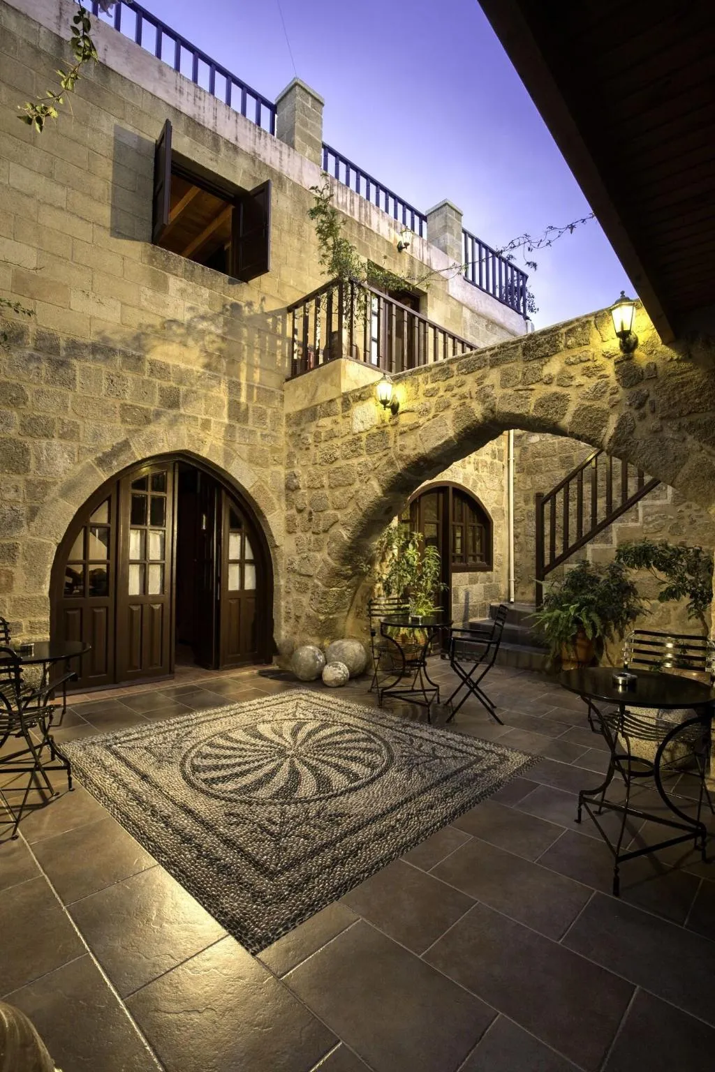 Lobby, Camelot, Rhodes