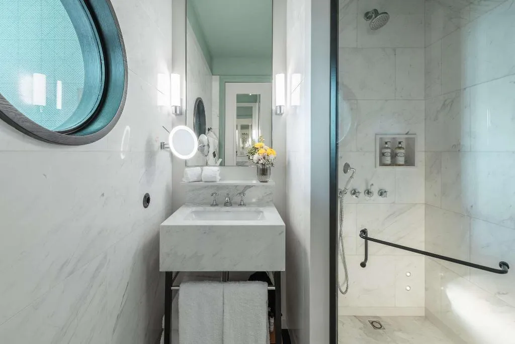 SINGLE CITY VIEW Room, The Editory Boulevard Aliados Hotel, Porto