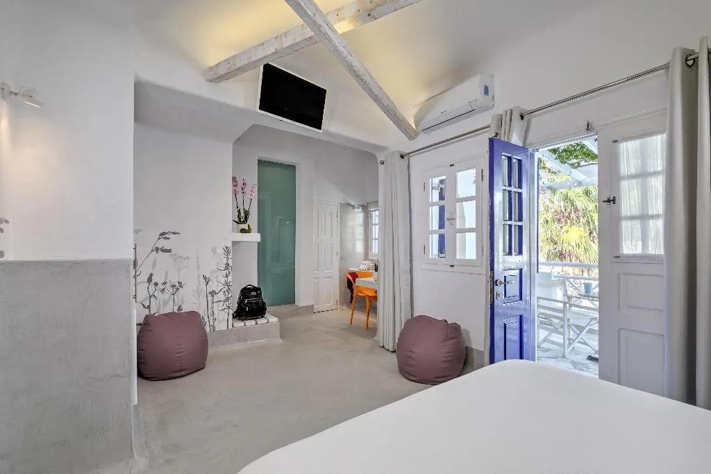 JUNIOR SUITE WITH JACUZZI Room, Kouros Village, Santorini