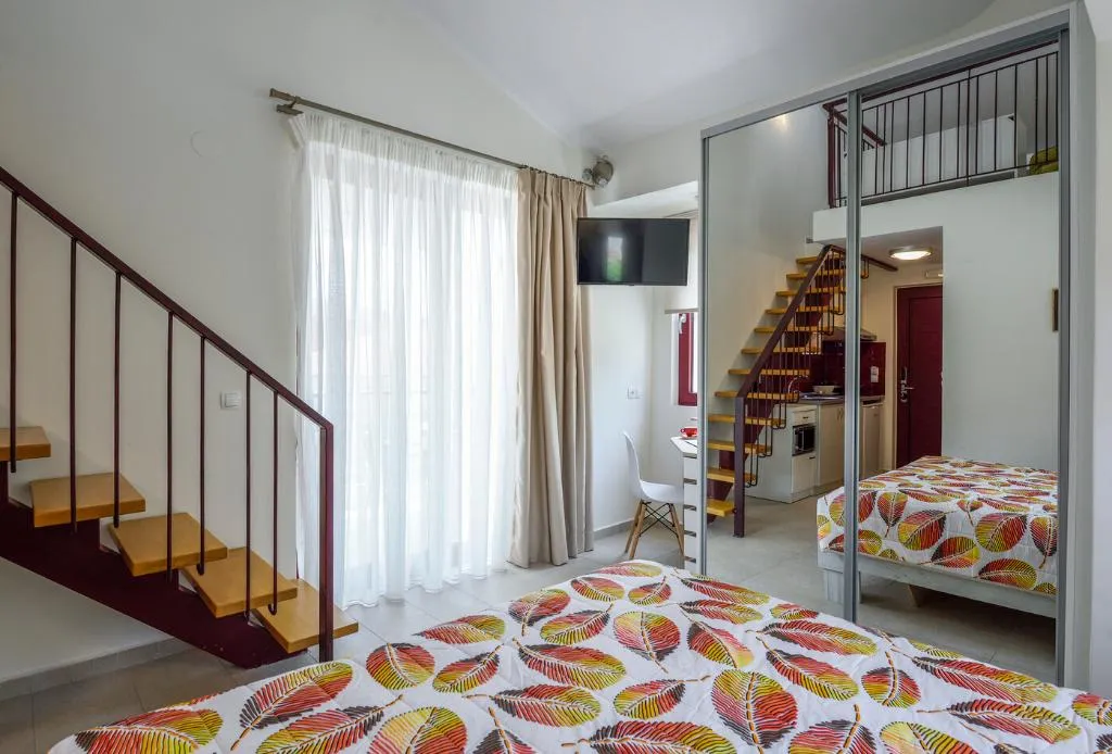 FAMILY ROOM SIDE SEA VIEW Room, Elpiniki Luxury Rooms, Thessaloniki