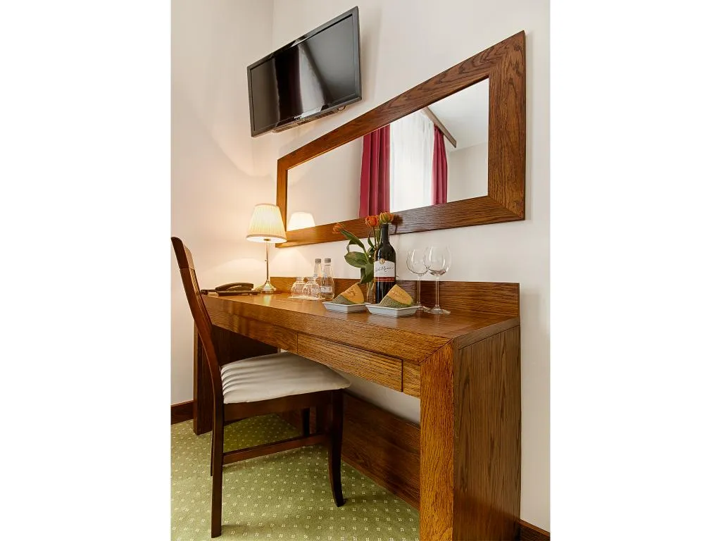 TWIN CLASSIC CITY VIEW Room, Yarden Aparthotel by Artery Hotels, Krakow