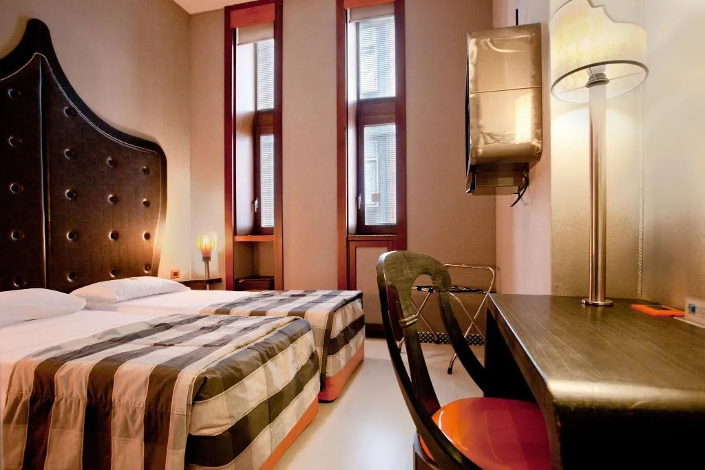 Double or Twin SUPERIOR Room, Orange Hotel, Rome