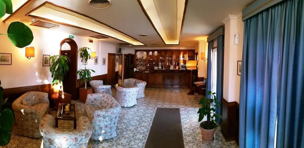 Lobby, Megamare, Naples