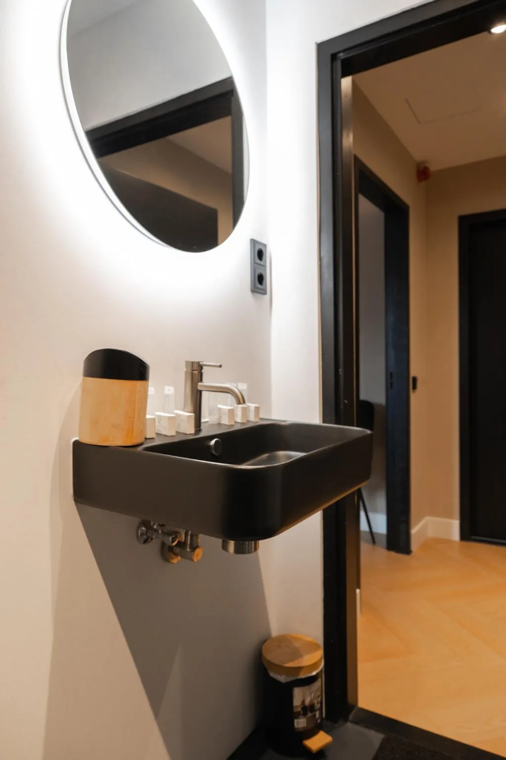 TWIN STANDARD Room, Hotel 83, Amsterdam