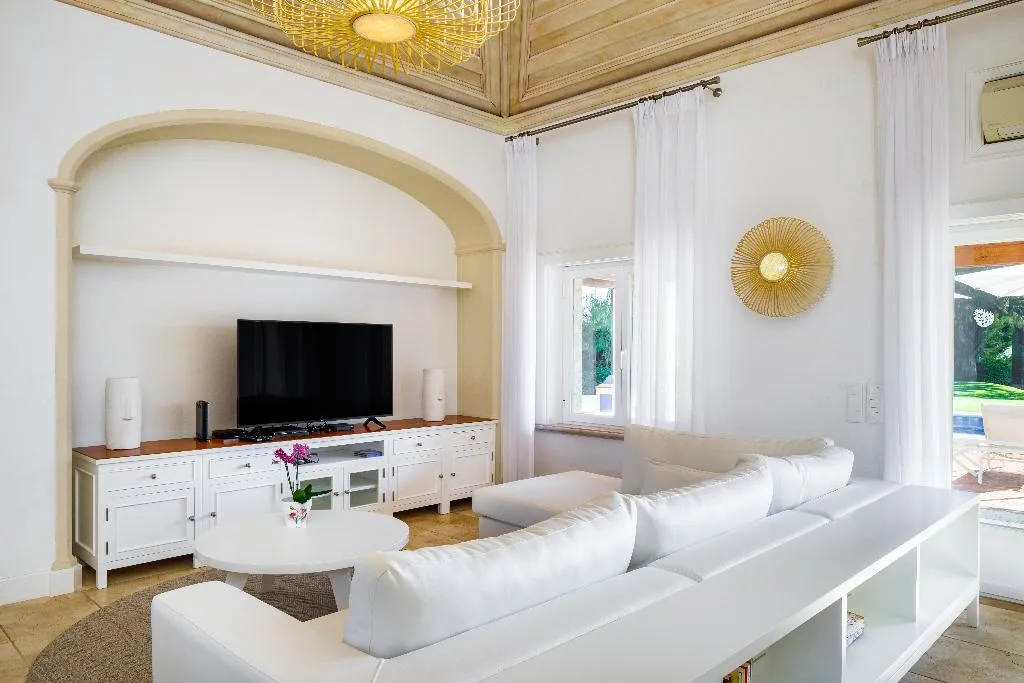 VILLA THREE BEDROOMS Room, Shantivillas, Algarve