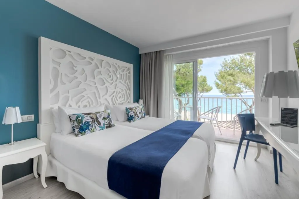 Double or Twin OCEAN FRONT WITH BALCONY Room, Hotel Planamar by Escampa Hotels, Costa Brava