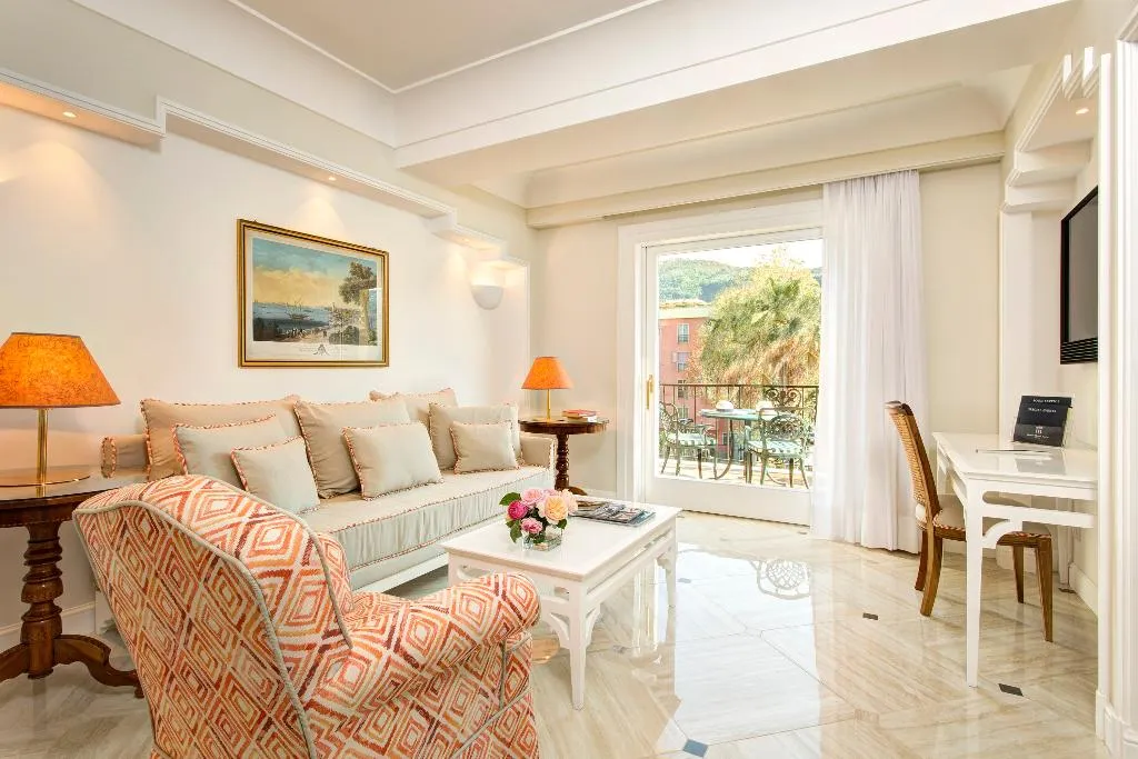 SUITE LUXURY SEA VIEW Room, Grand Hotel Royal, Naples