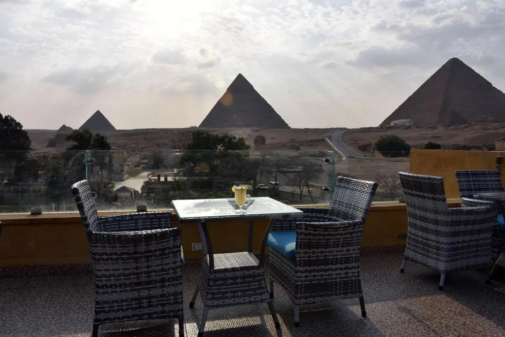 Terrace, Giza Pyramids View Inn, Cairo