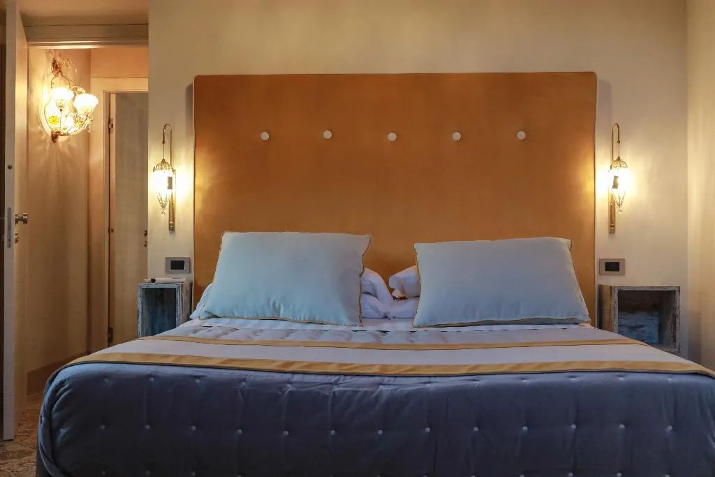 DOUBLE SUPERIOR Room, Don Giulio Luxury Rooms, Naples