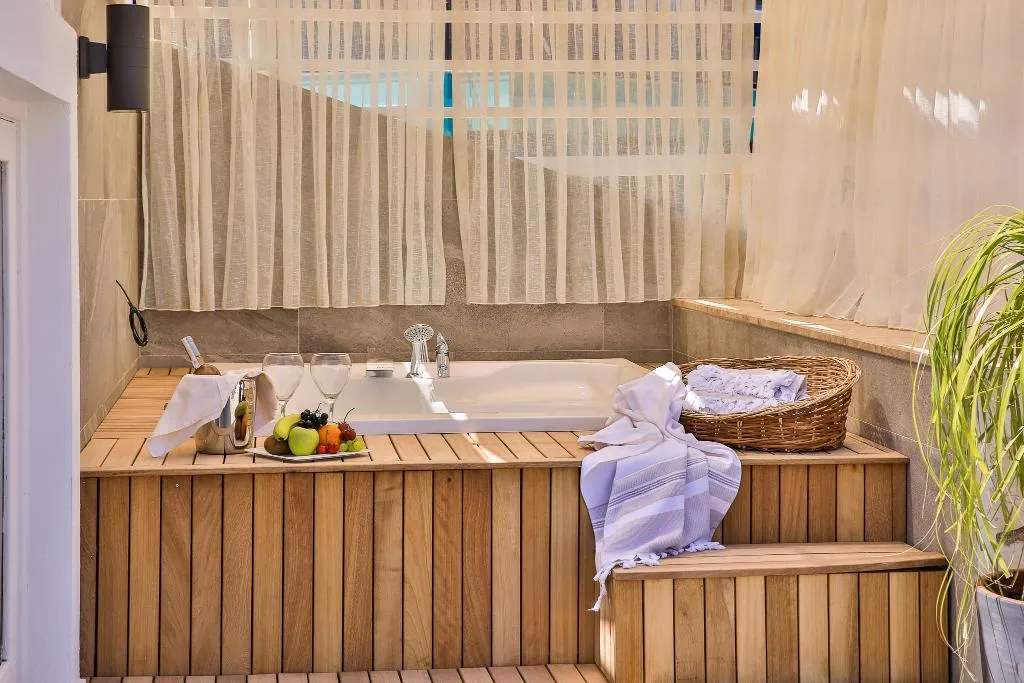 DOUBLE WITH JACUZZI Room, Kalkan Saray Suites, Dalaman