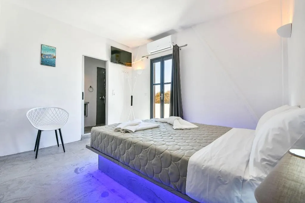 Room, Sun Springs, Santorini