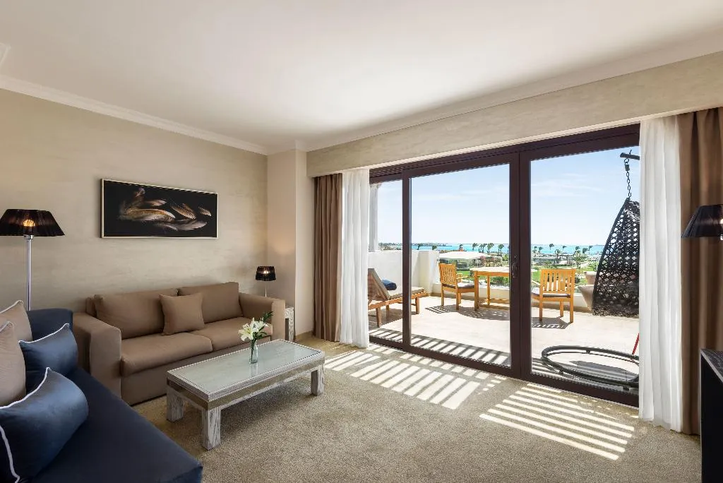 SUITE DELUXE SEA VIEW Room, Mövenpick Waterpark Resort & Spa Soma Bay, Red Sea Riviera
