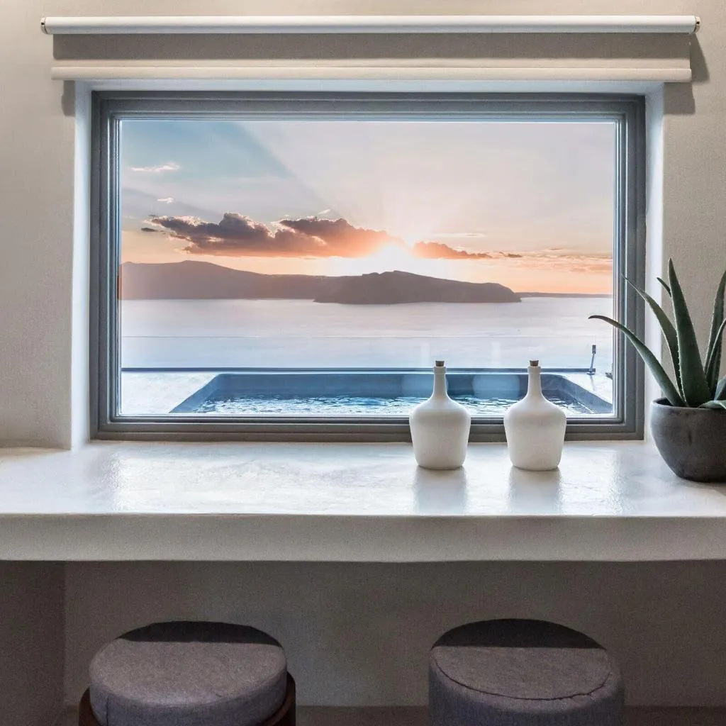 Room, West East Suites, Santorini