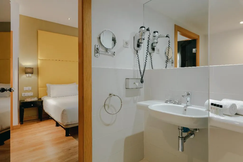 DOUBLE SINGLE USE SUPERIOR Room, Hesperia Barri Gòtic, Barcelona