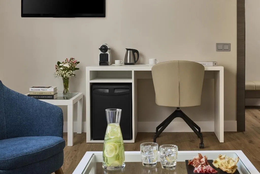 JUNIOR SUITE STANDARD Room, NH Castellón Mindoro, Valencia