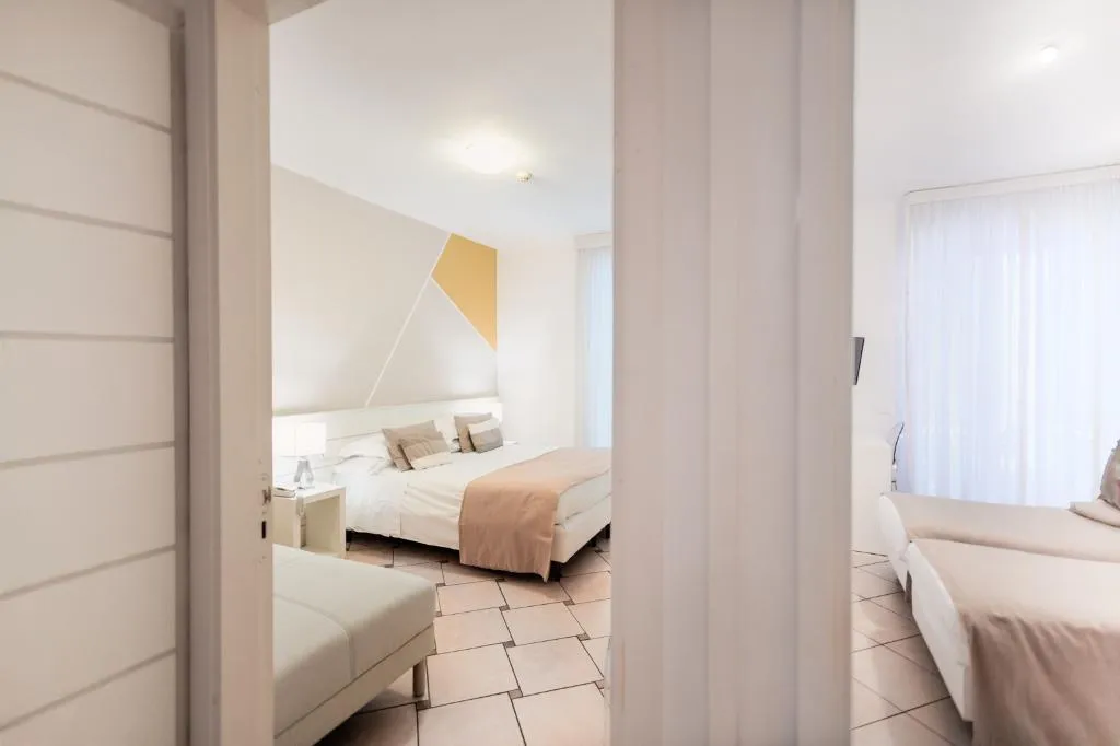 FAMILY ROOM STANDARD Room, Rivage Hotel, Naples