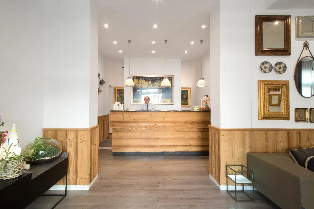 Lobby, Hotel Bernina Milano, Milan