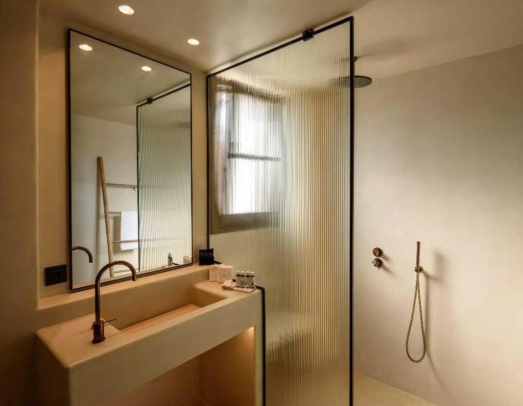 SUITE WITH JACUZZI Room, Elessa Hotel, Santorini