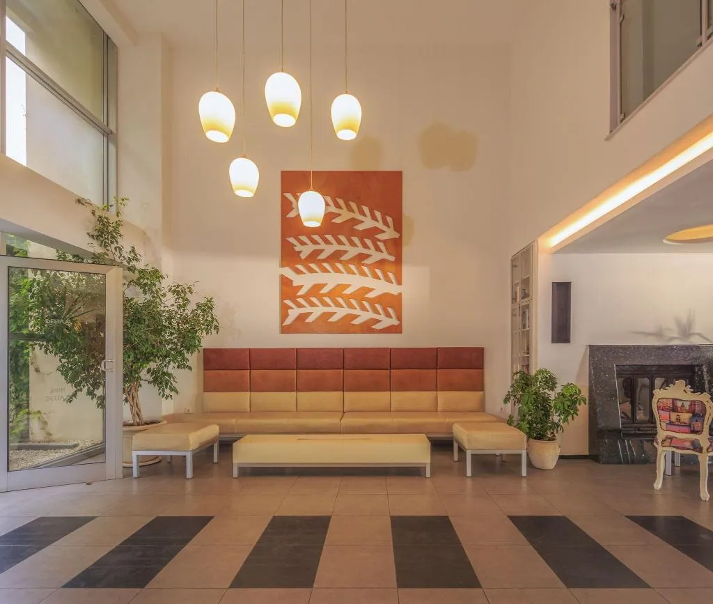 Lobby, Delta, Dalaman