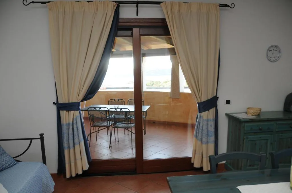 STUDIO CAPACITY 3 Room, Marinella Residence, Olbia