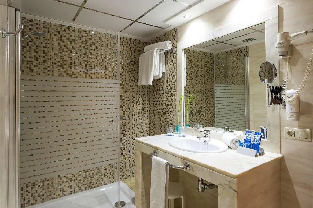 DOUBLE SUPERIOR Room, Hotel Elche Centro Affiliated by Melia, Costa Blanca