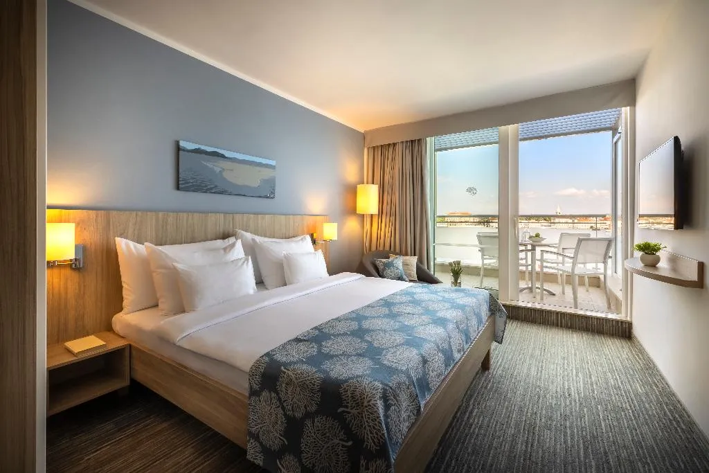 TRIPLE SUPERIOR SEA VIEW Room, Isabella Island Resort Valamar Collection 4*, Istria