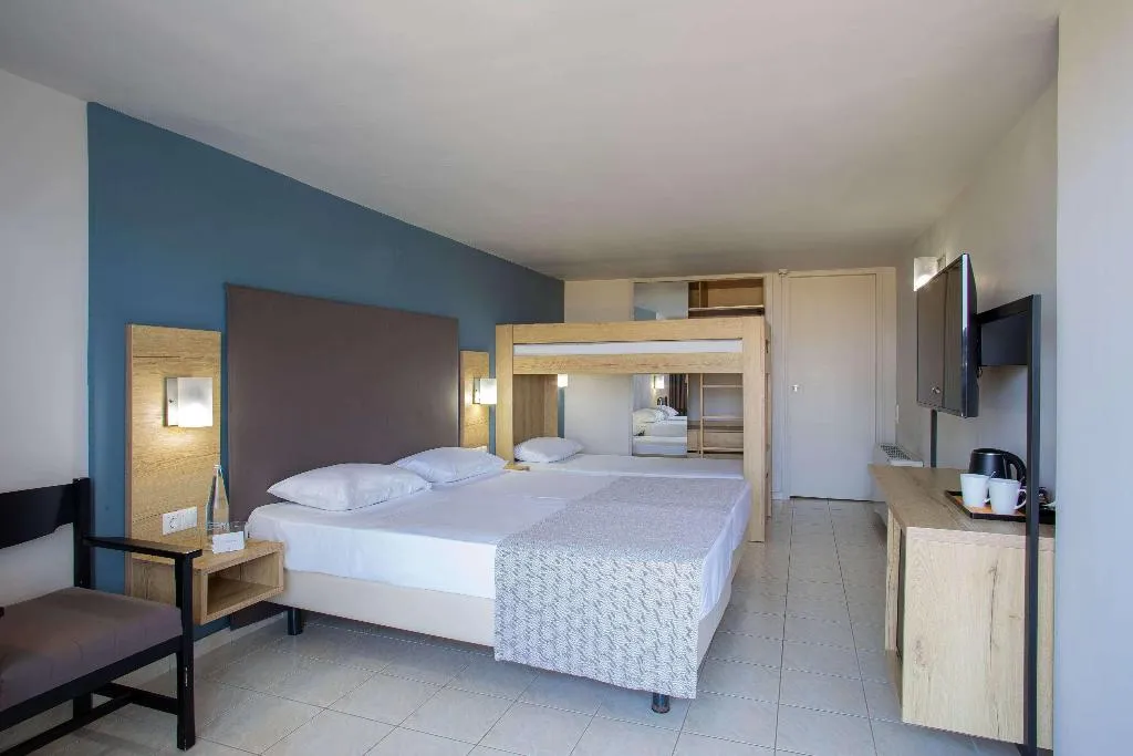 FAMILY ROOM GARDEN VIEW Room, Sol Marina Beach Crete, Crete