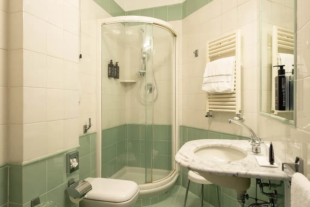 SINGLE STANDARD Room, Hotel Raffaello, Milan