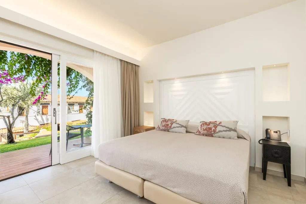 FAMILY ROOM TWO BEDROOMS TWO BATHROOMS Room, Club Hotel Saraceno, Cagliari