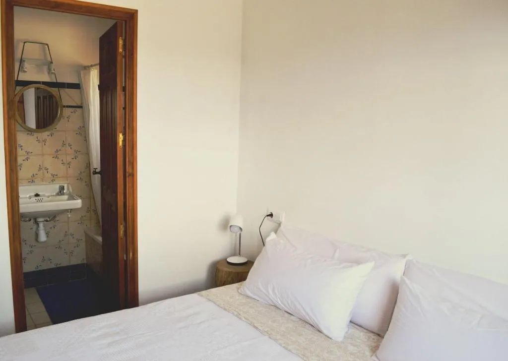 Room, Benali, Valencia