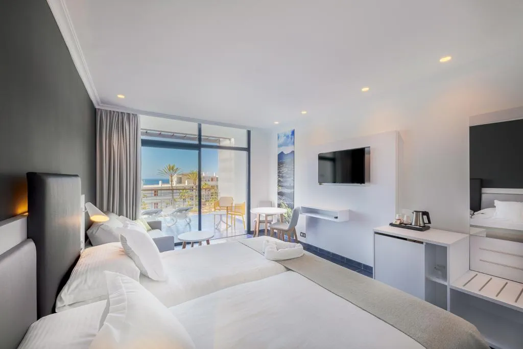 Double or Twin SEA VIEW CAPACITY 3 Room, Hotel LIVVO Mirador Papagayo, Lanzarote