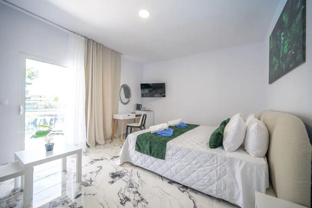 Room, Bamboo Suites, Rhodes