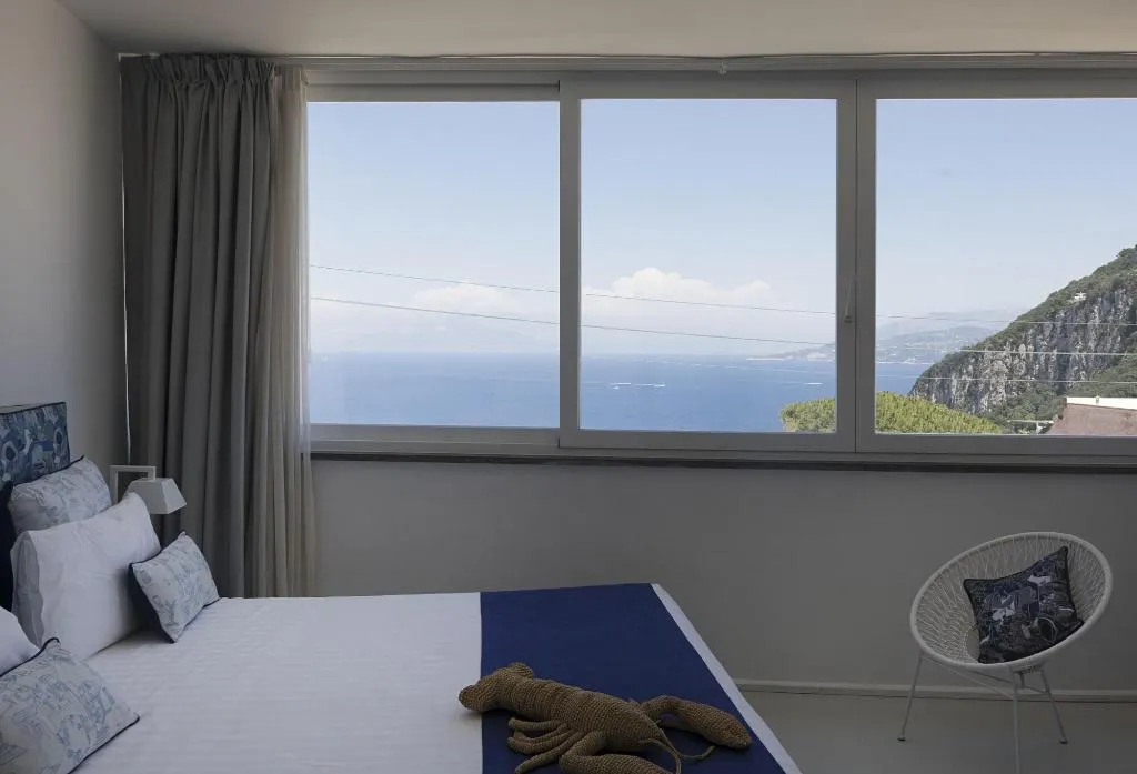 DOUBLE SUPERIOR SEA VIEW Room, Villa La Pergola Capri, Naples