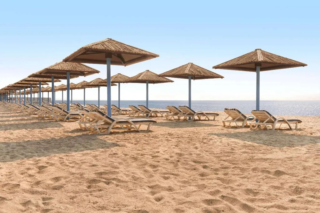 Beach, Wyndham Garden Ajman Corniche, Dubai