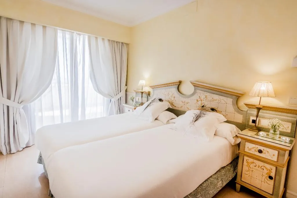 APARTMENT TWO BEDROOMS Room, Guadalpin Suites, Costa Del Sol