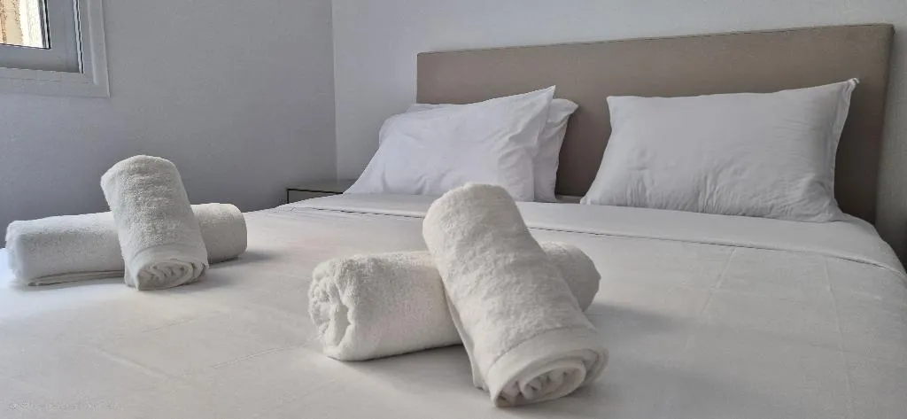 SUITE ONE BEDROOM WITH KITCHENETTE Room, Figleaf Kypseli, Athens
